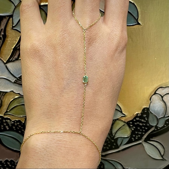 Emerald Hand Chain in solid 14k Yellow Gold 5x4 mm - Picture 1 of 5